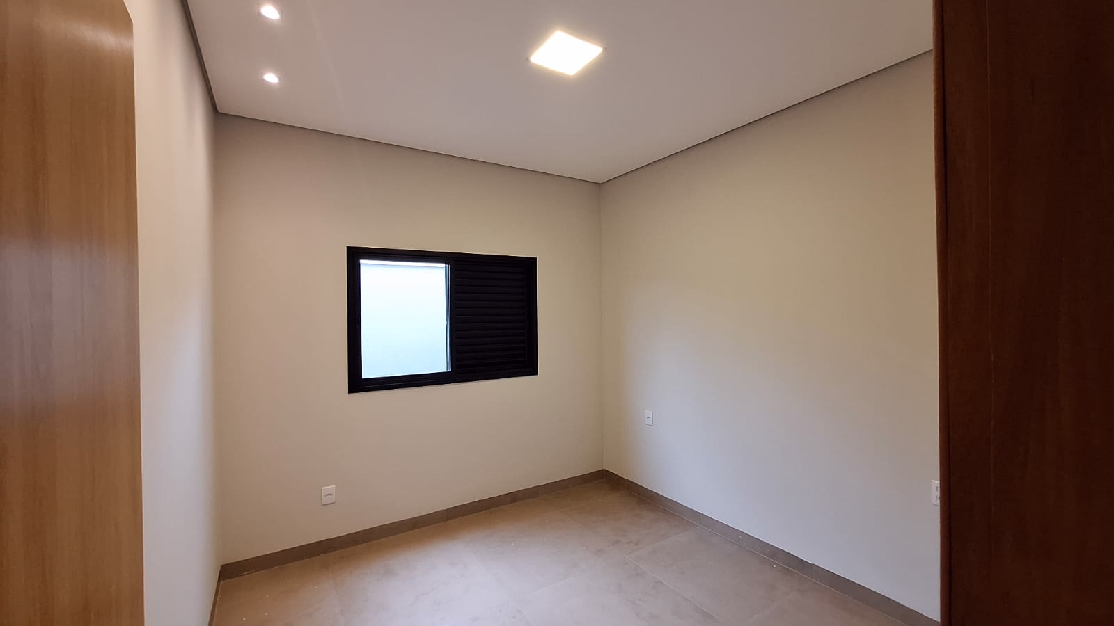 WhatsApp Image 2025 12 10 at 08.34.25 (1)