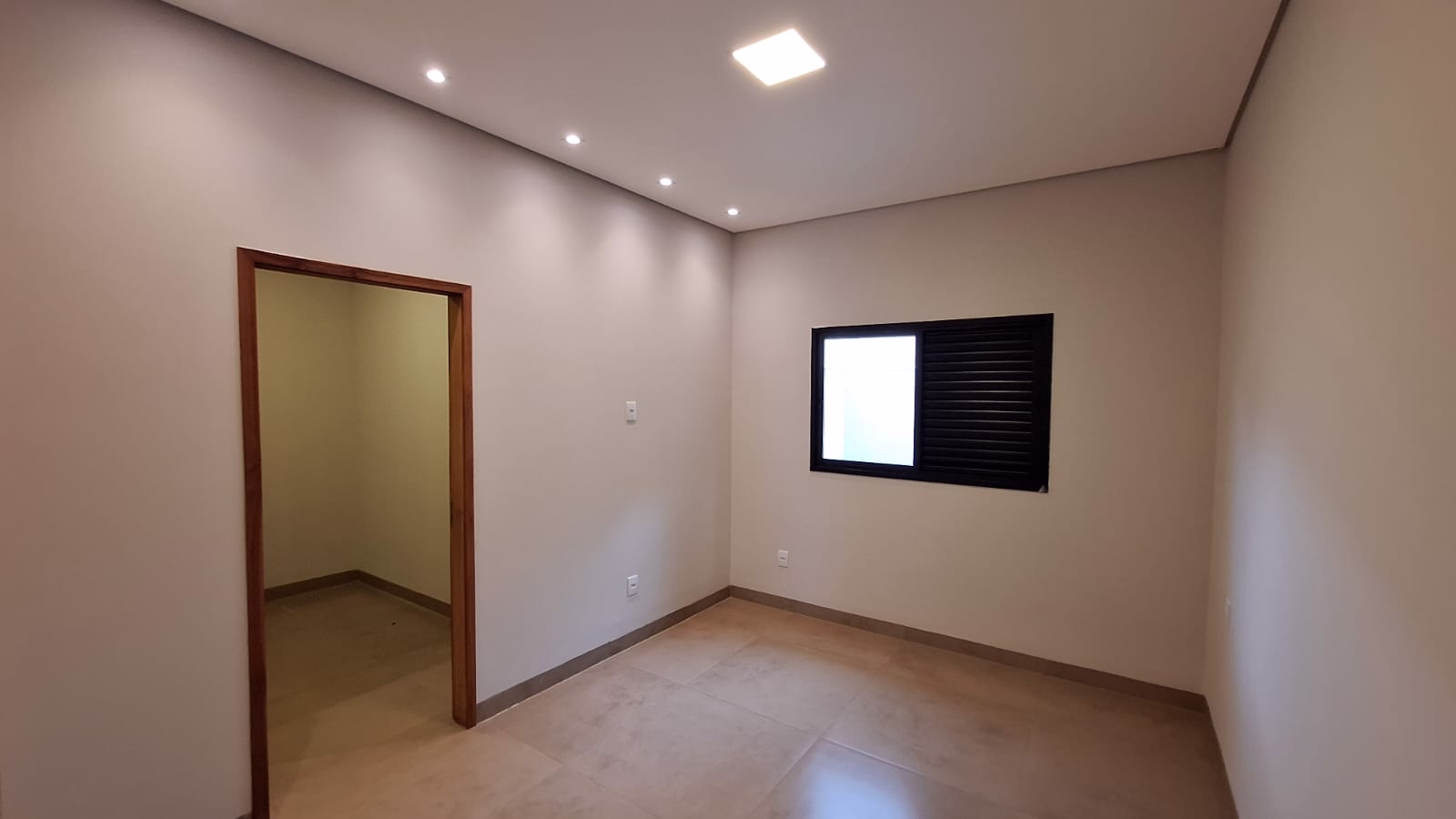 WhatsApp Image 2025 12 10 at 08.34.28