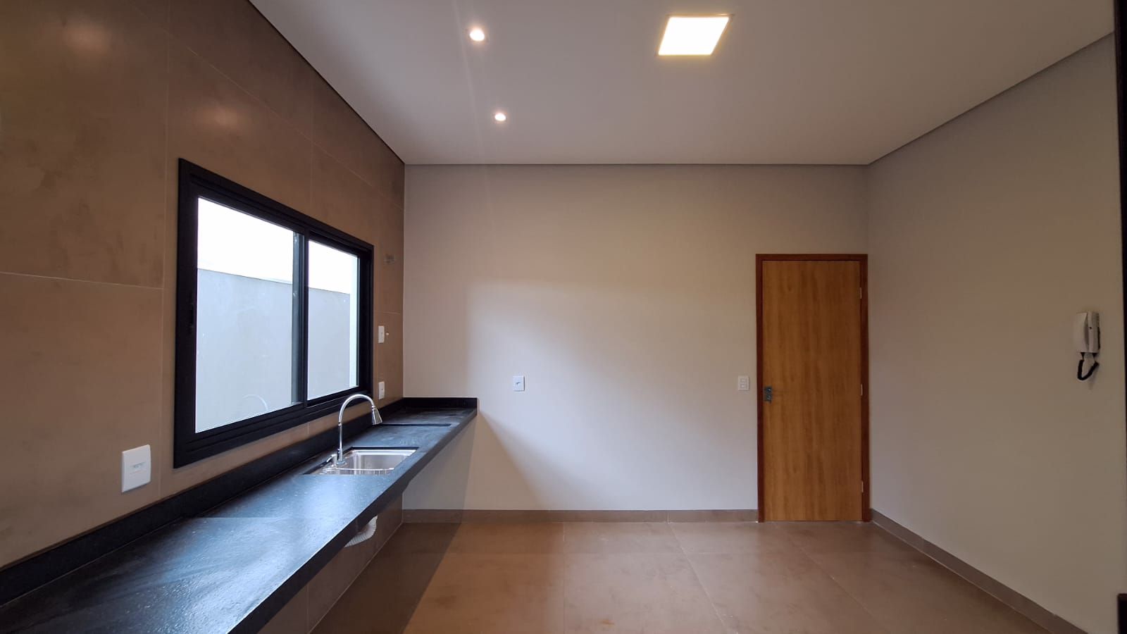 WhatsApp Image 2025 12 10 at 08.34.33